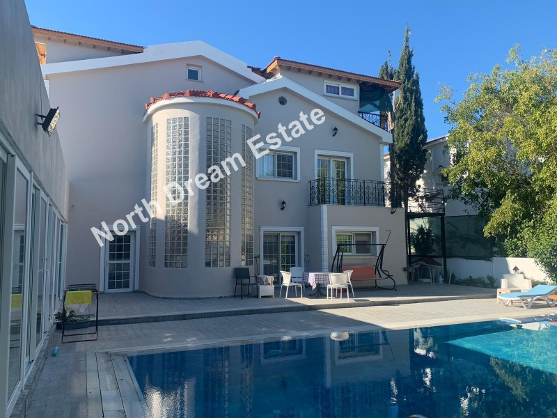 İSKELE BAH&Ccedil;ELER SATILIK EŞYALI 5+2 VİLLA